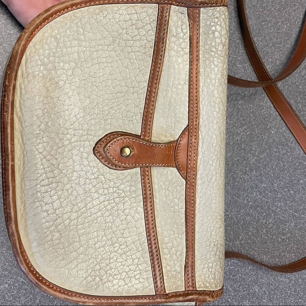 Vintage Dooney Bourke crossbody with strap. - Picture 3 of 5